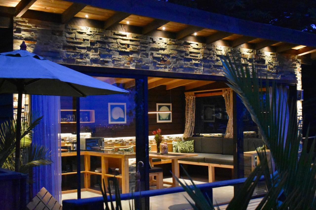 ---- Escapada De Lujo Para Dos ---- Casa Boutique Privada - Vistas Al Oceano - Parrilla Y Fogon En Quincho Privado - Insumos Desayuno - Tu Estadia Incluye Gratis 1 Sesion De Hidromasaje & Cromoterapia Bajo Las Estrellas En Jacuzzi Privado (Adults Onl Pichilemu Ngoại thất bức ảnh